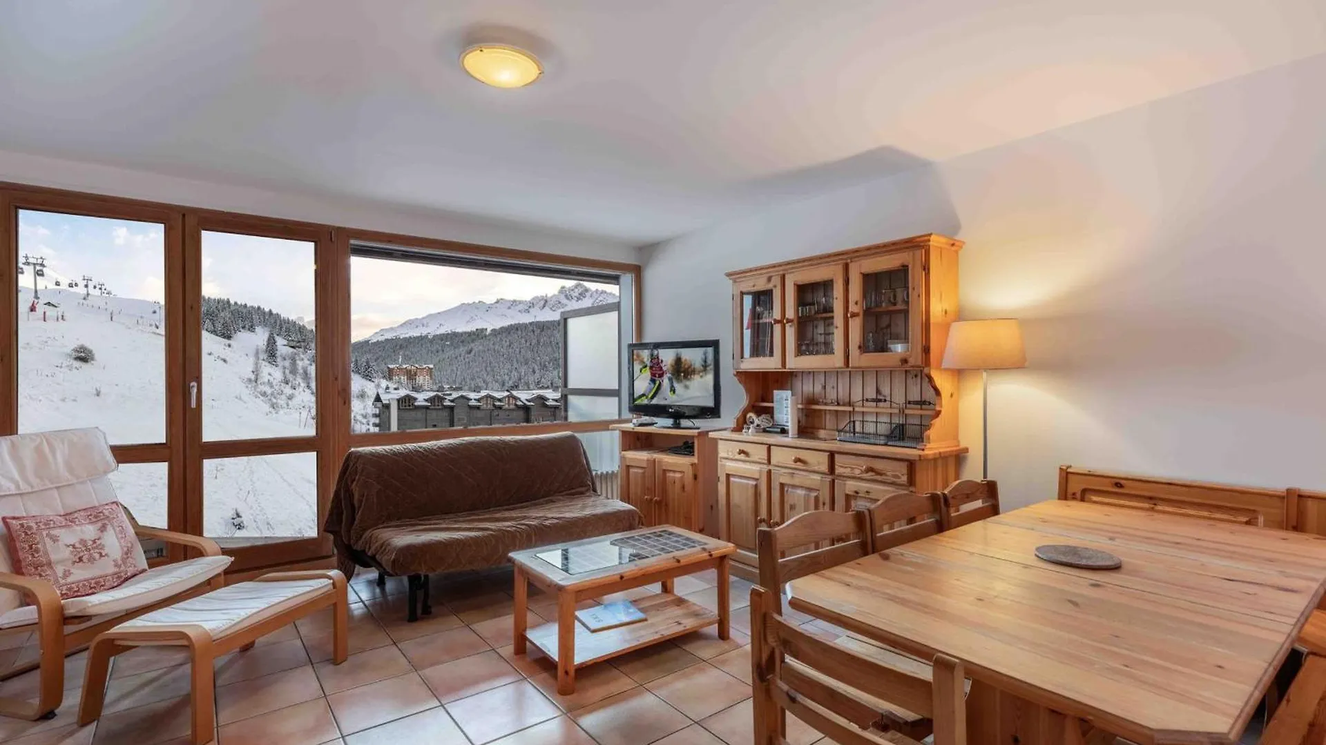 Appart 3P Courchevel, Au Pied Des Pistes, 2 Chambres, Balcon, Pour 6 Pers - Fr-1-563-24