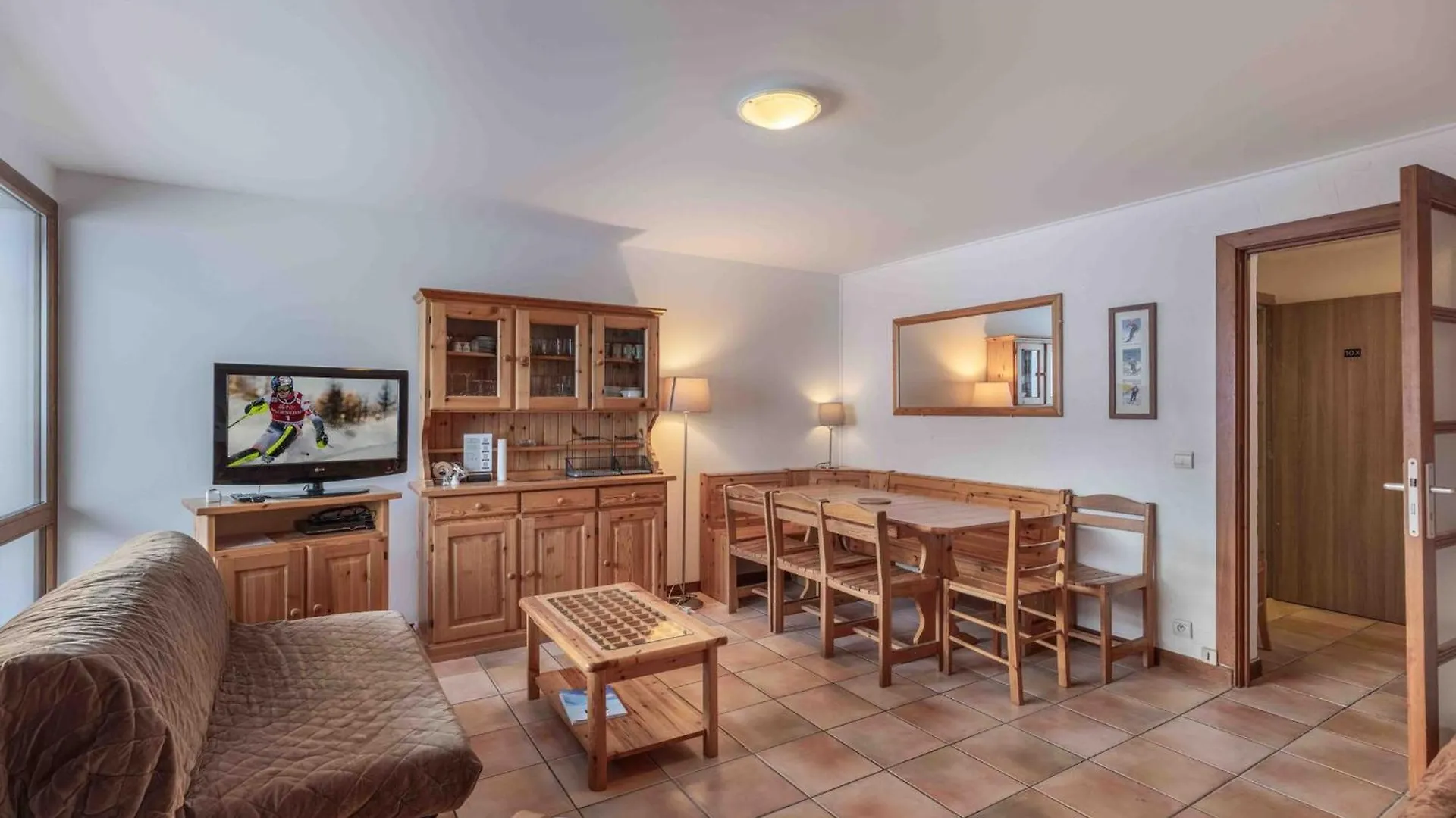 Daire Appart 3P Courchevel, Au Pied Des Pistes, 2 Chambres, Balcon, Pour 6 Pers - Fr-1-563-24